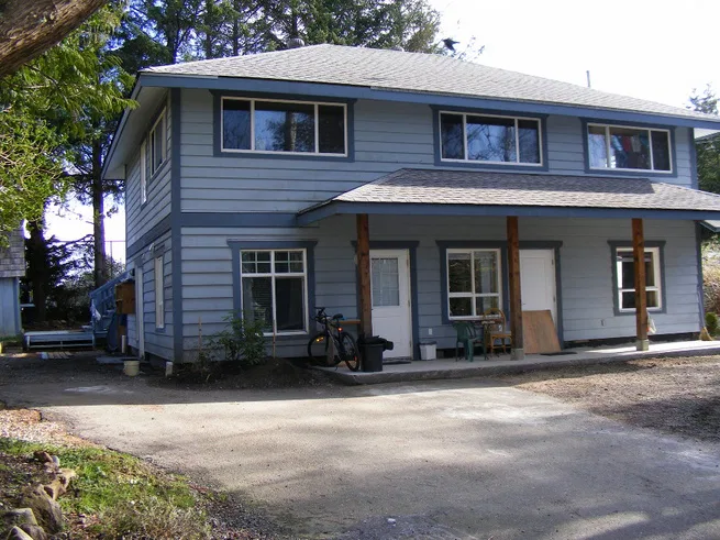 180 second st tofino