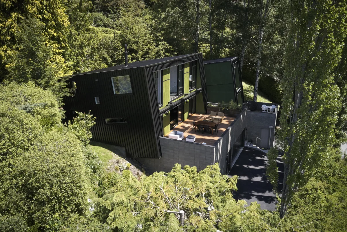 The Black House, Queenstown